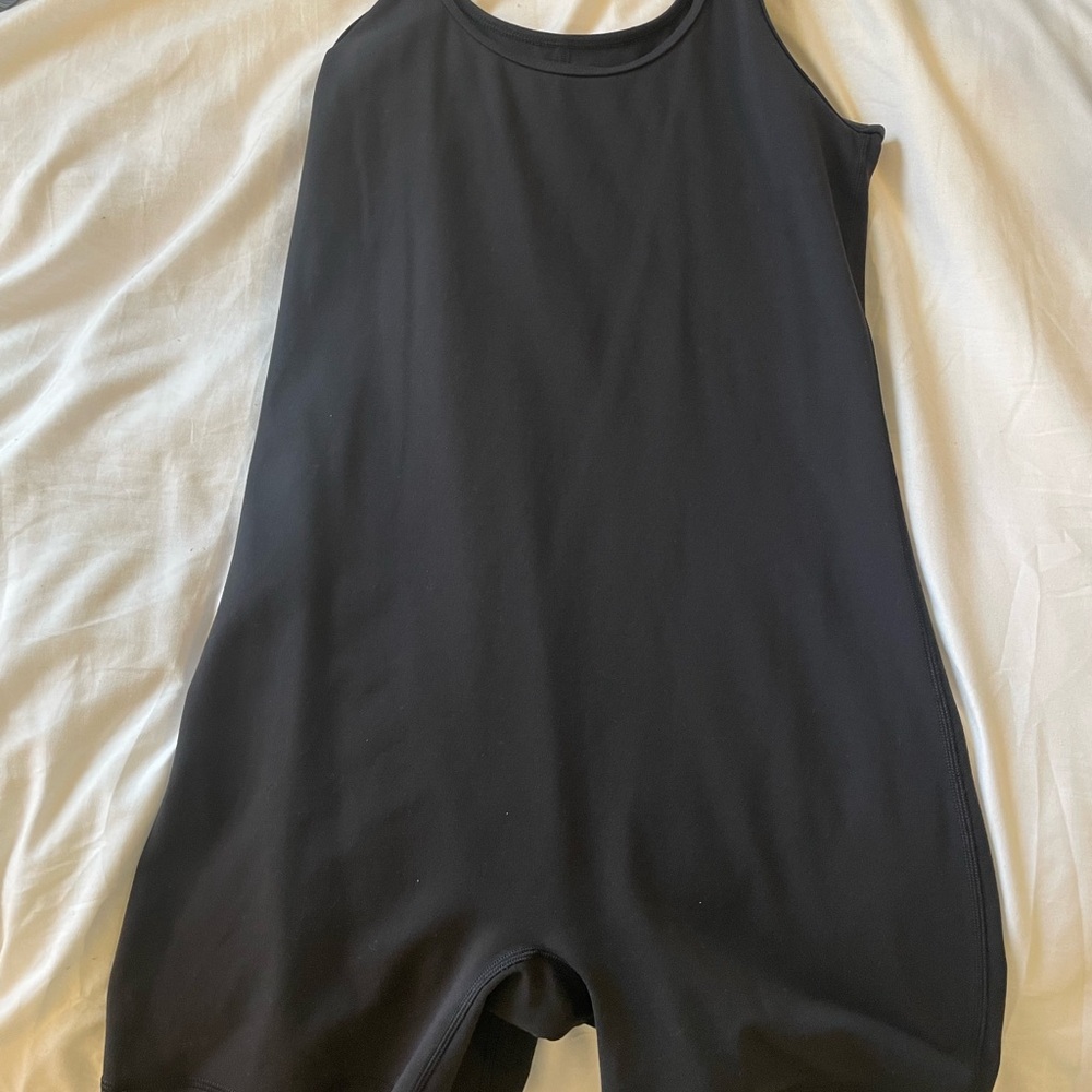 Aritzia shorts bodysuit, black, large